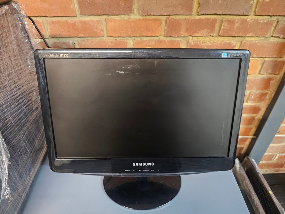 Pre-Owned 19 Inch Wide LCD Monitor (Fair Condition); VGA