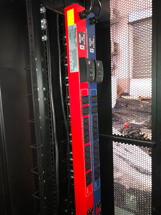 Modrac 42U Server Rack Cabinet with Raritan PXE-1493-K1 & PXE-1493-K2 Intelligent PDUs – Pre-Owned